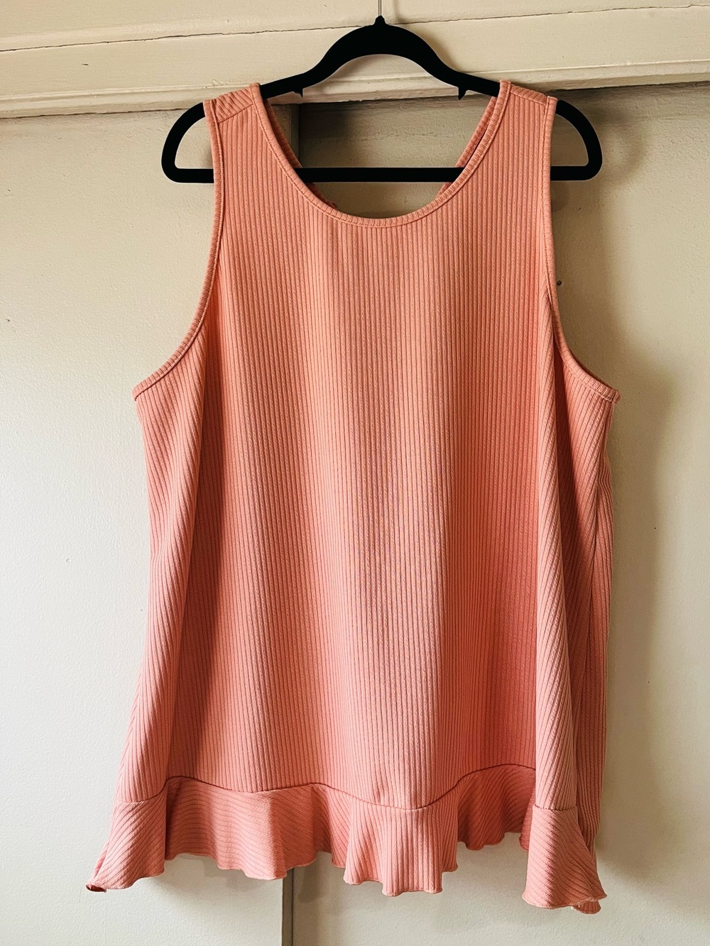 Ribbed Peach Tank Top with Ruffle hem, lace cut out in back. Size 2XL